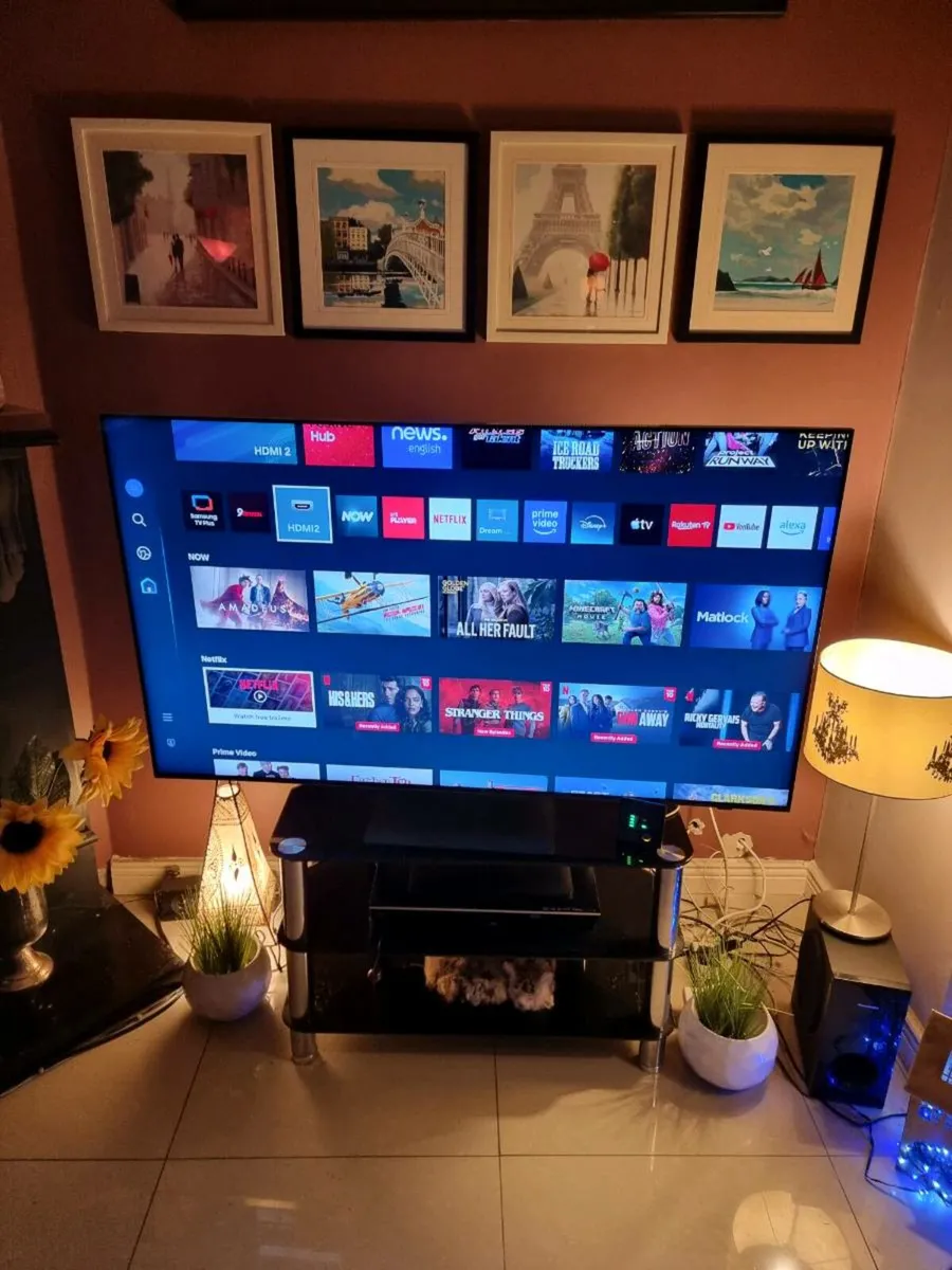 8k Samsung 55 inch tv - Image 4