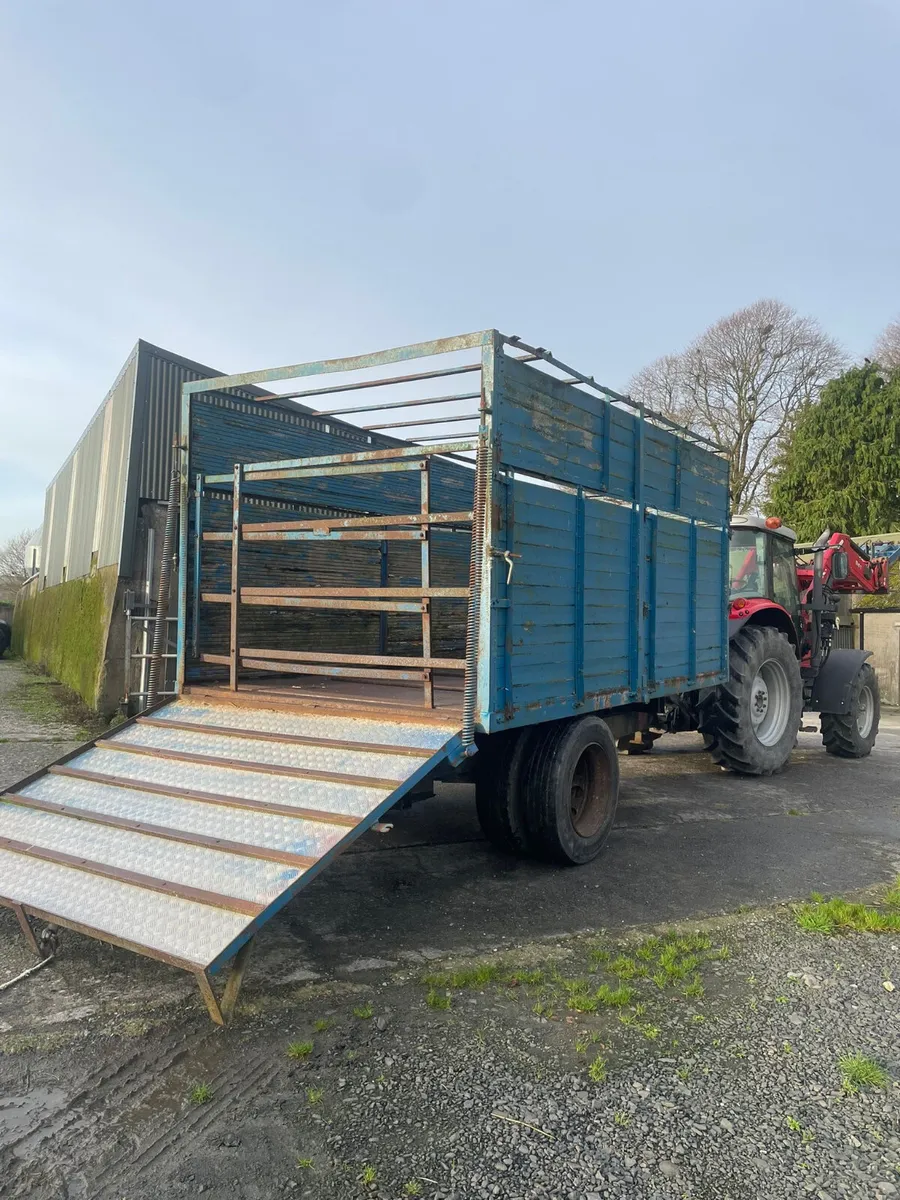 Cattle trailer - Image 1