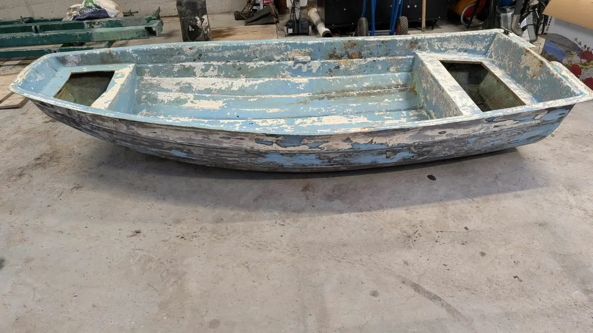 10ft Fiberglass Boat / Dinghy – Project or Restora - Image 4
