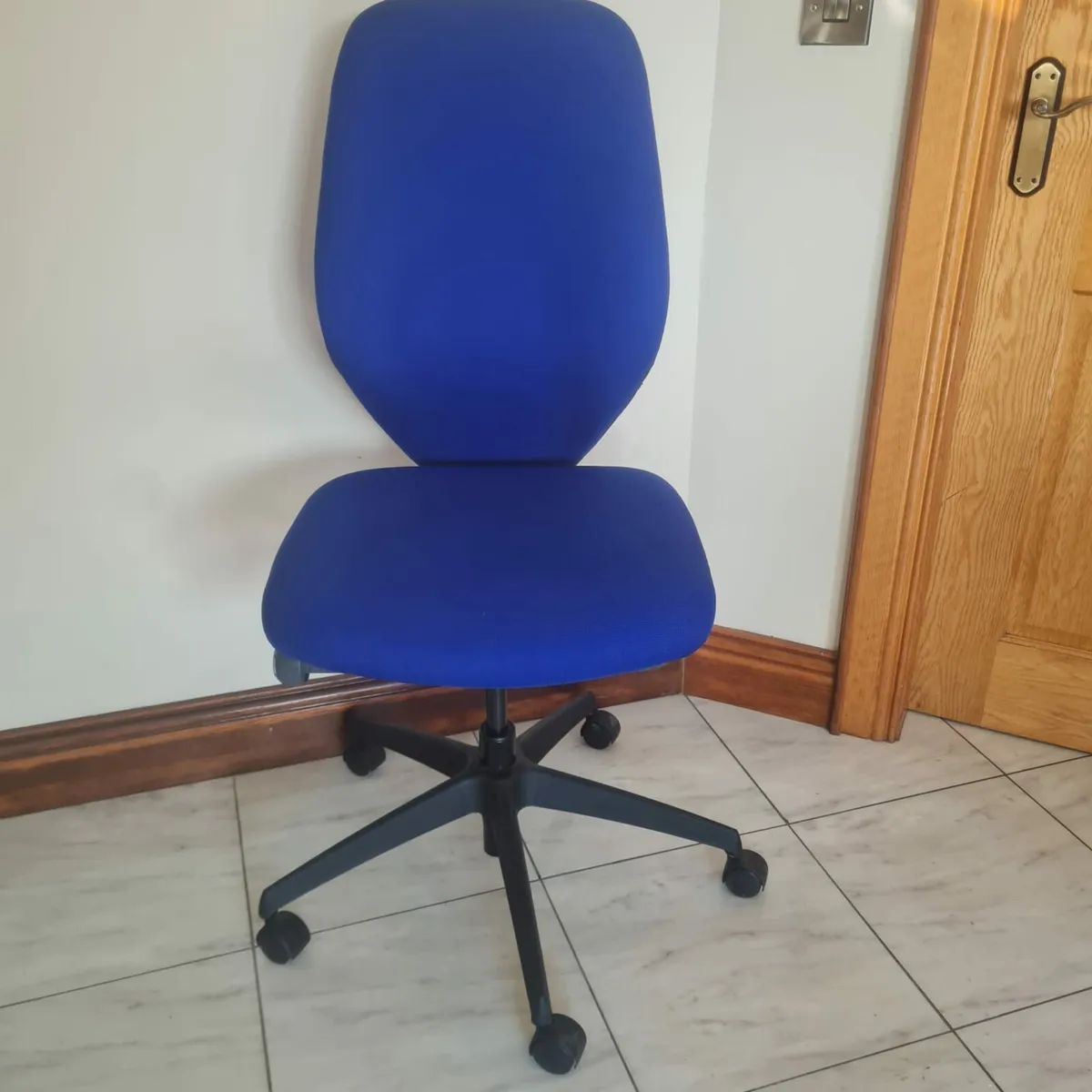 Blue boss office task chairs - Image 1