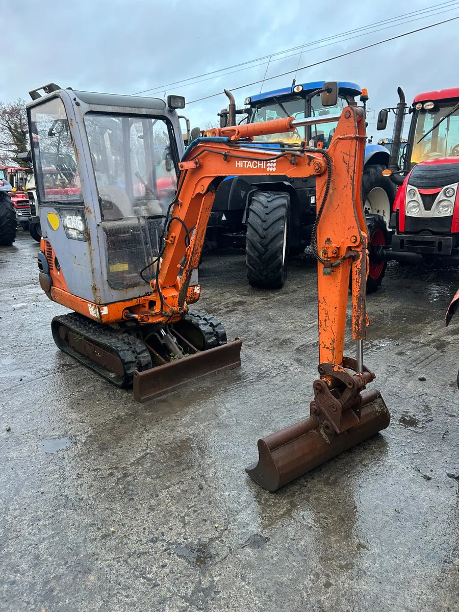 2000 Hitachi EX16 Digger - Image 2