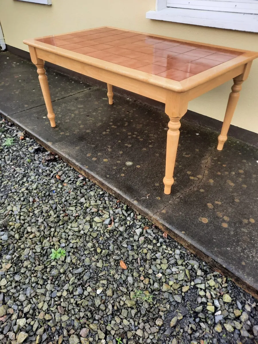 Kitchen table - Image 2