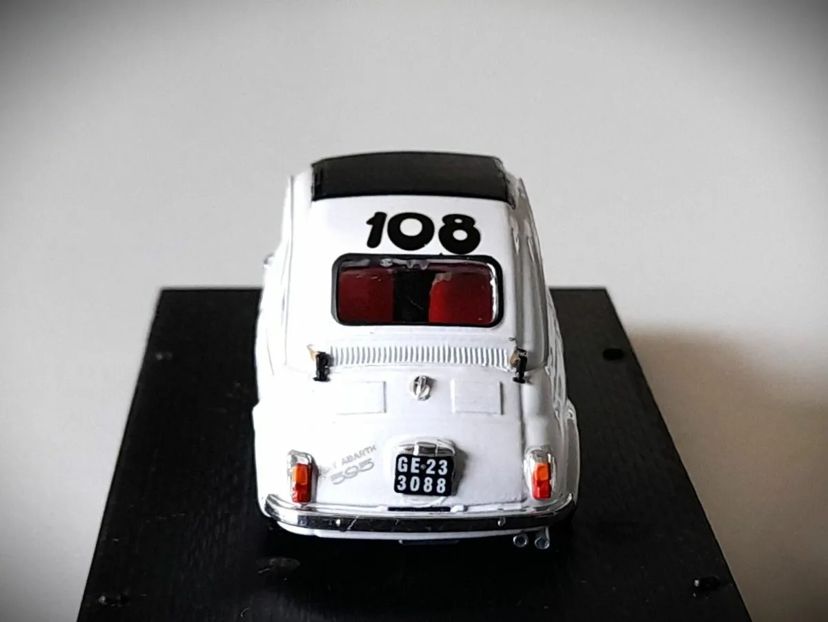 Collectable Brumm 1:43 – Fiat Abarth 595 '65 - Image 3