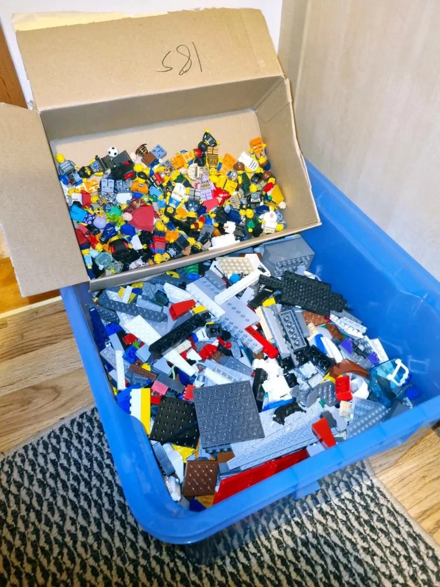 Lego Minifigures - Image 1