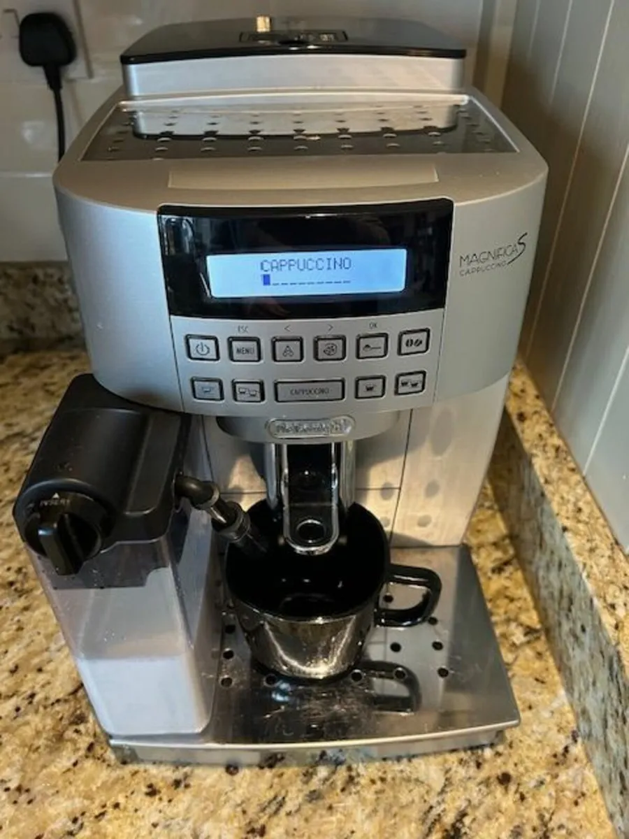 De'Longhi Magnifica S Cappuccino ECAM 22.360.B - Image 1