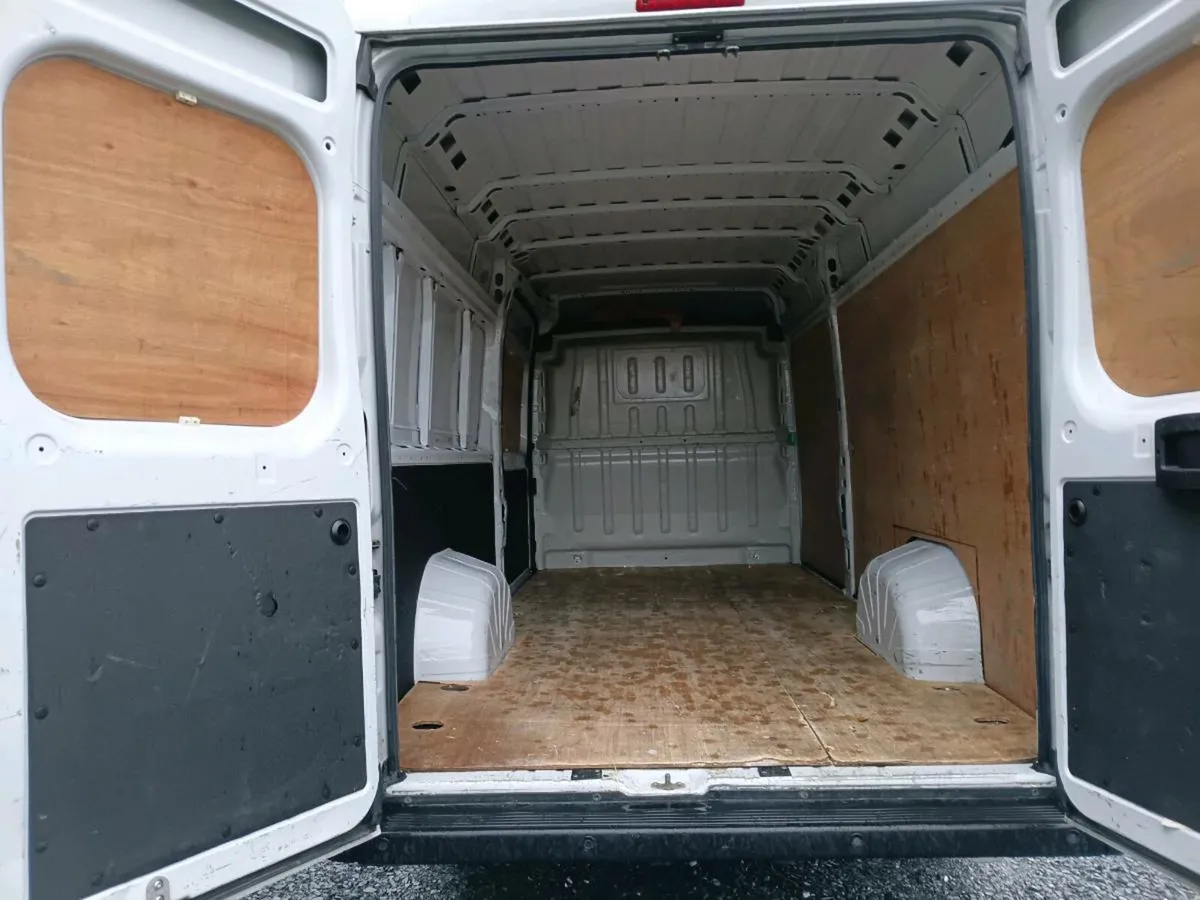 2023 Citroën Relay lwb £12500+ Low miles - Image 4