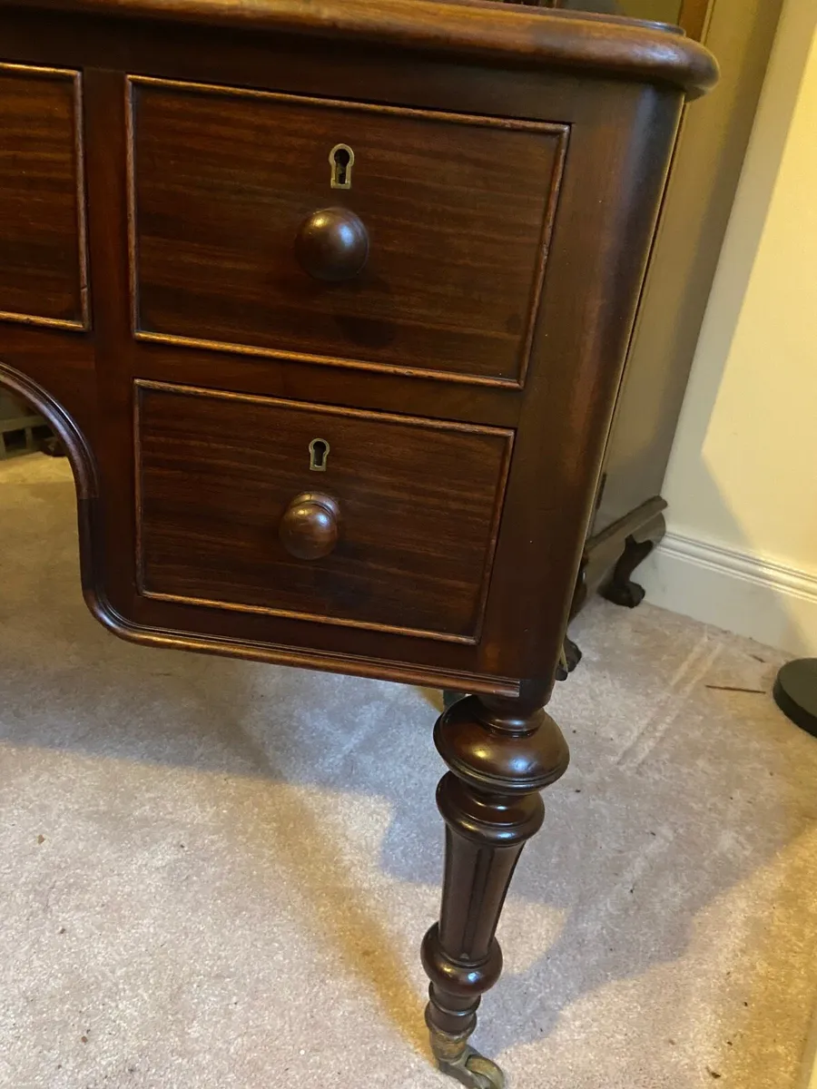 William IV knee hole library desk - Image 4