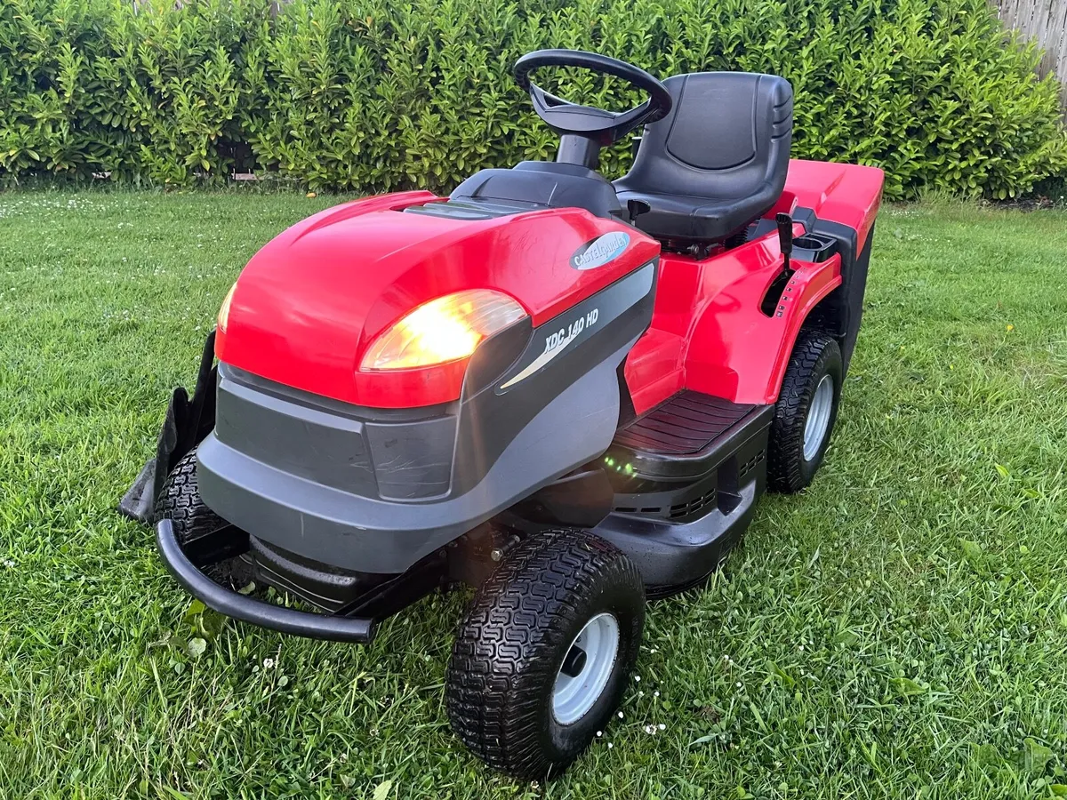 Castle garden hydrostatic ride on lawnmower - Image 3