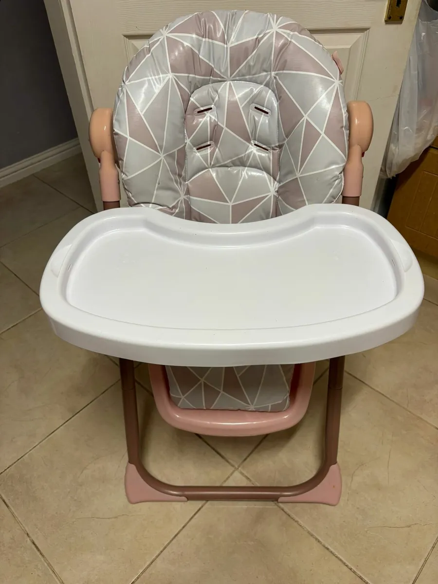 High chair - Image 1