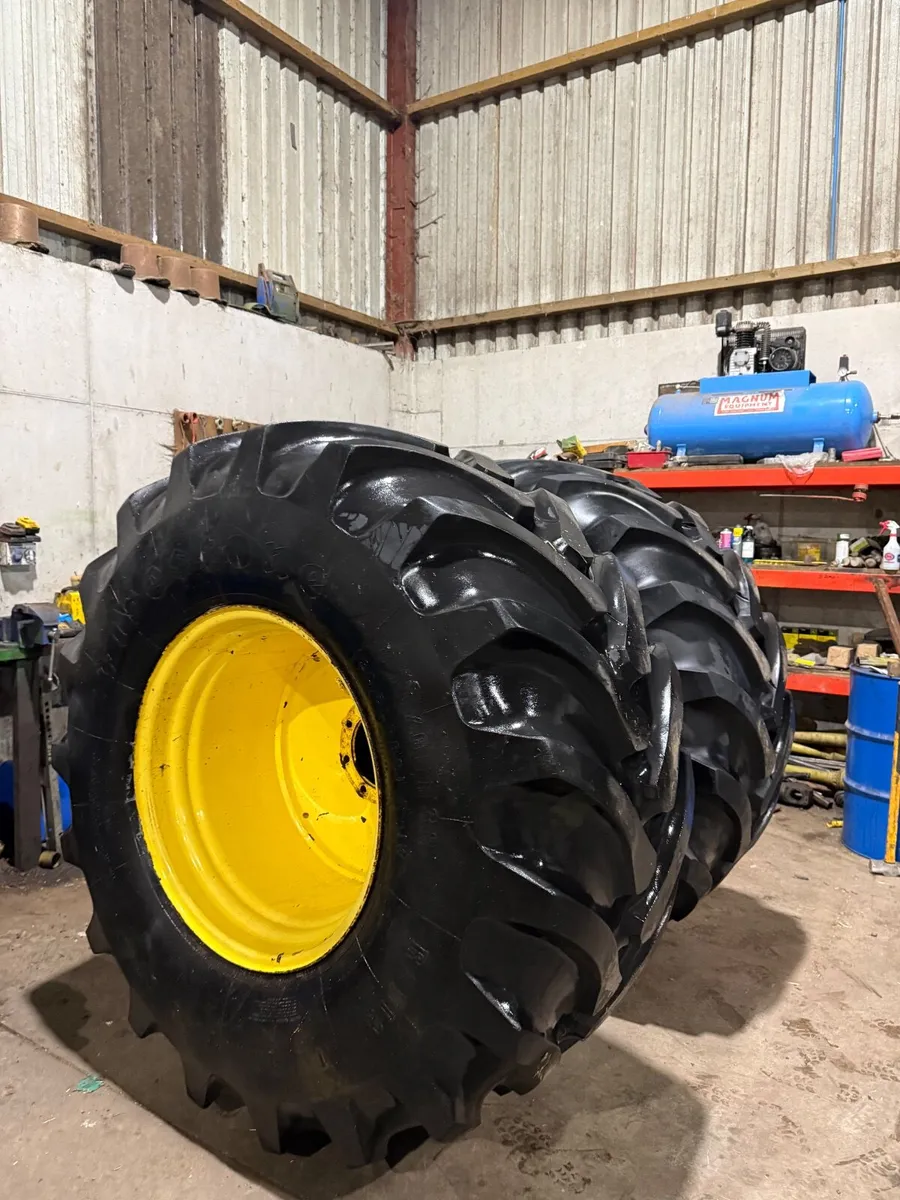 800 65 R32 came off John Deere slurry tyres - Image 1