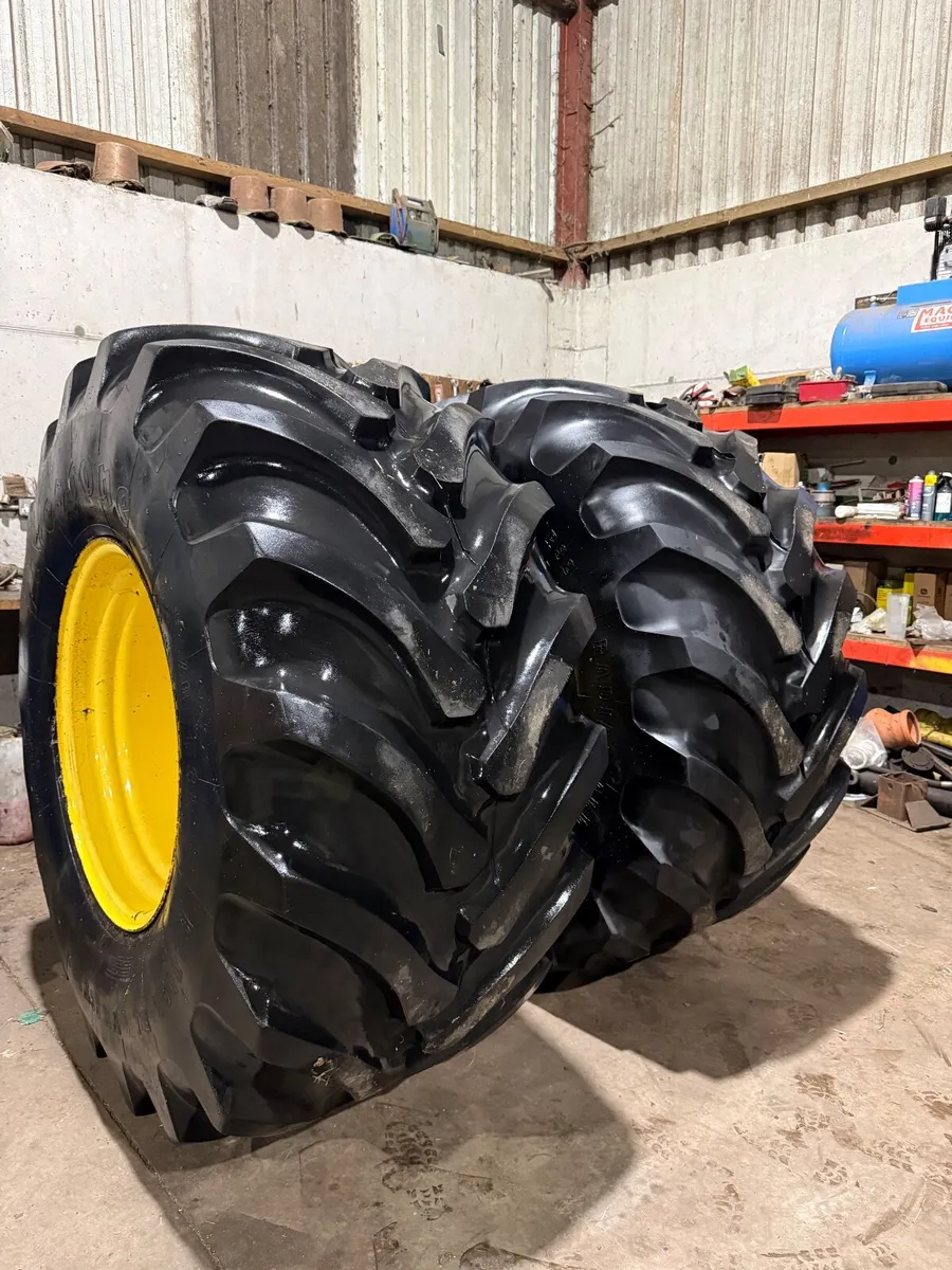 800 65 R32 came off John Deere slurry tyres - Image 4