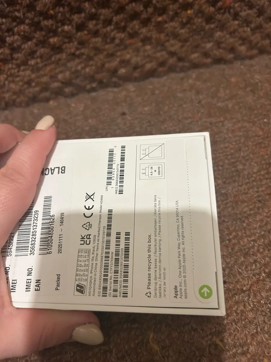 iPhone 16e - Image 2