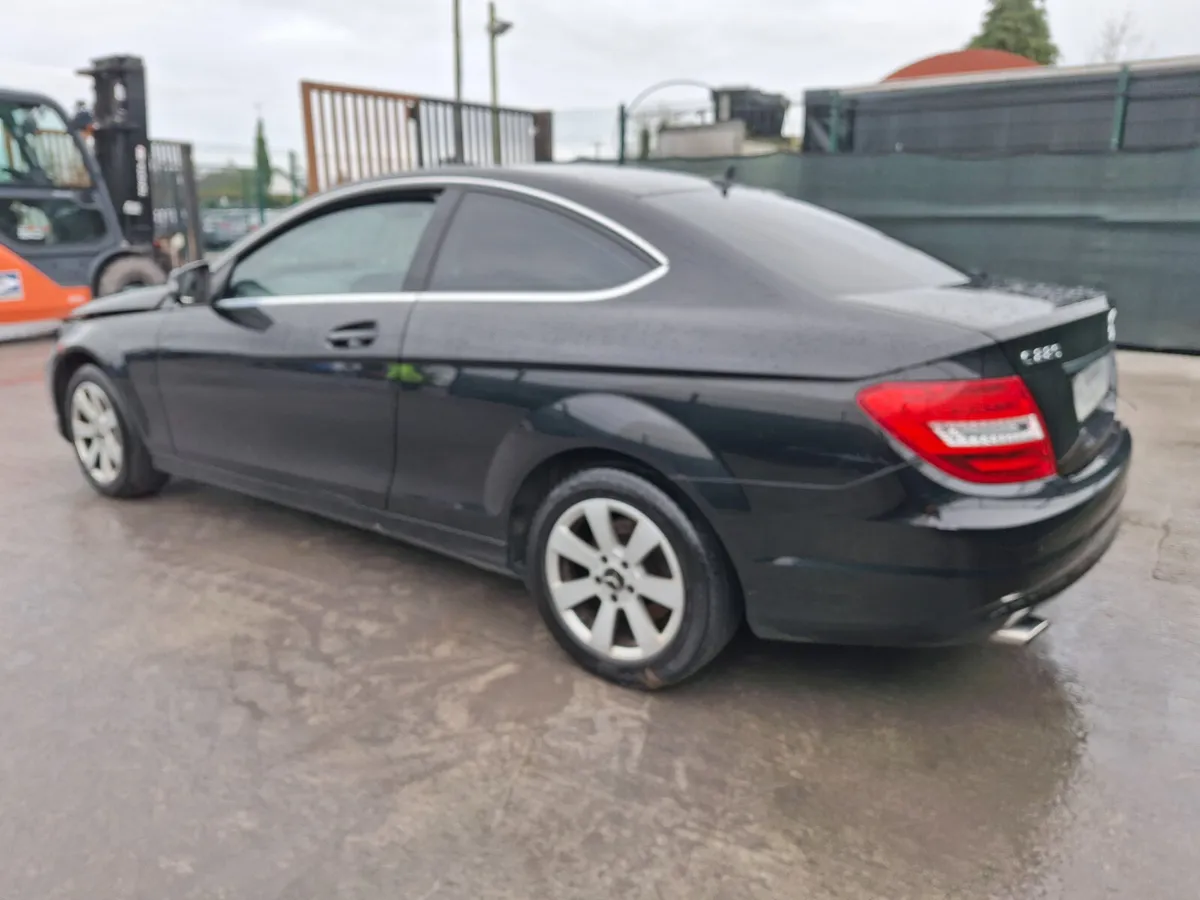 152 Mercedes C-Class Automatic - Image 3