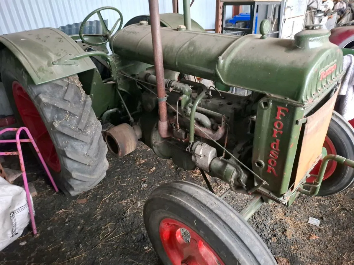 Vintage Tractor - Image 1