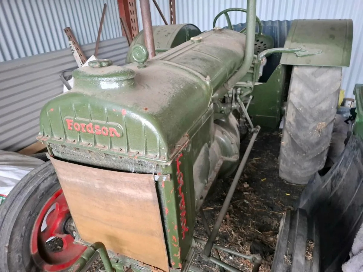 Vintage Tractor - Image 3