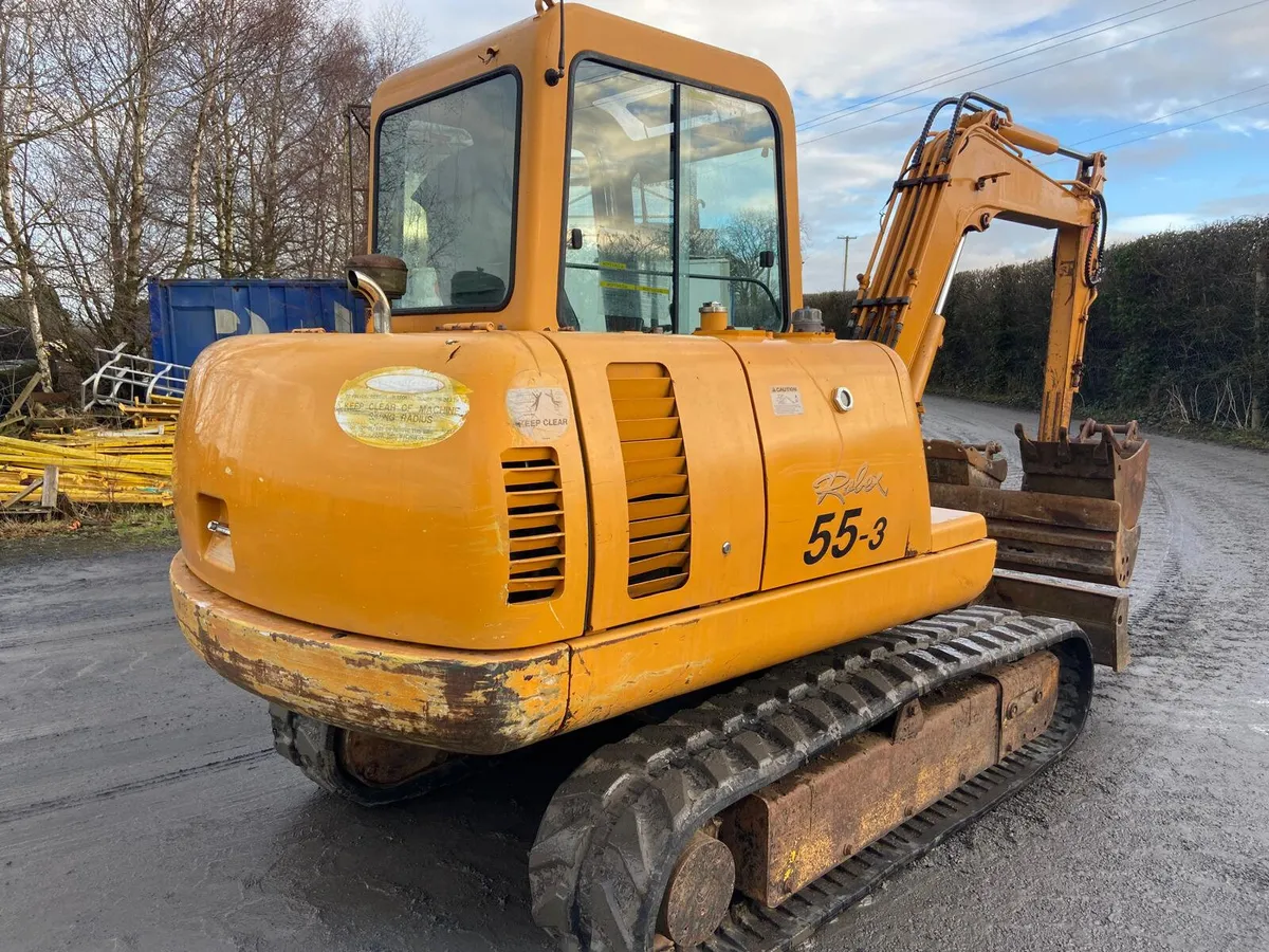 Hyundai 5.5 Ton Excavator - Image 4