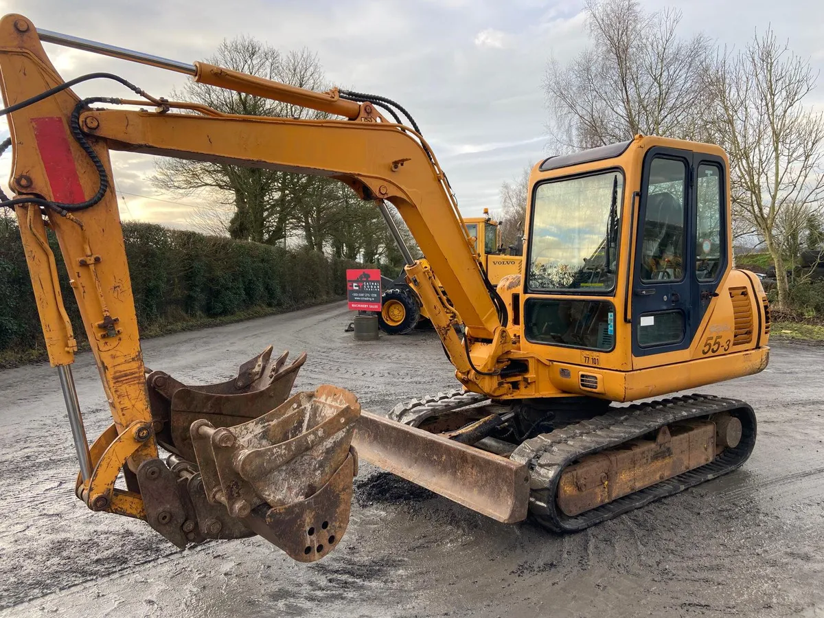 Hyundai 5.5 Ton Excavator - Image 2