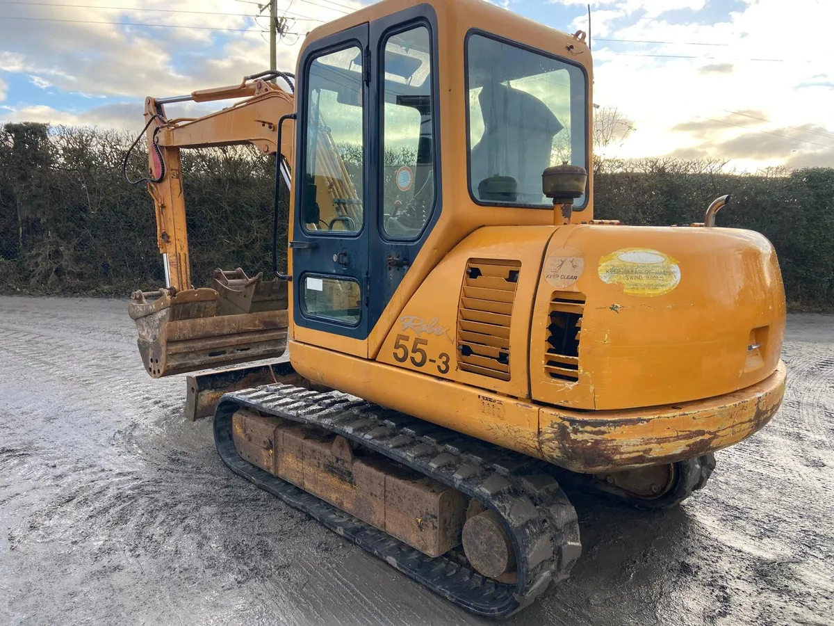 Hyundai 5.5 Ton Excavator - Image 2
