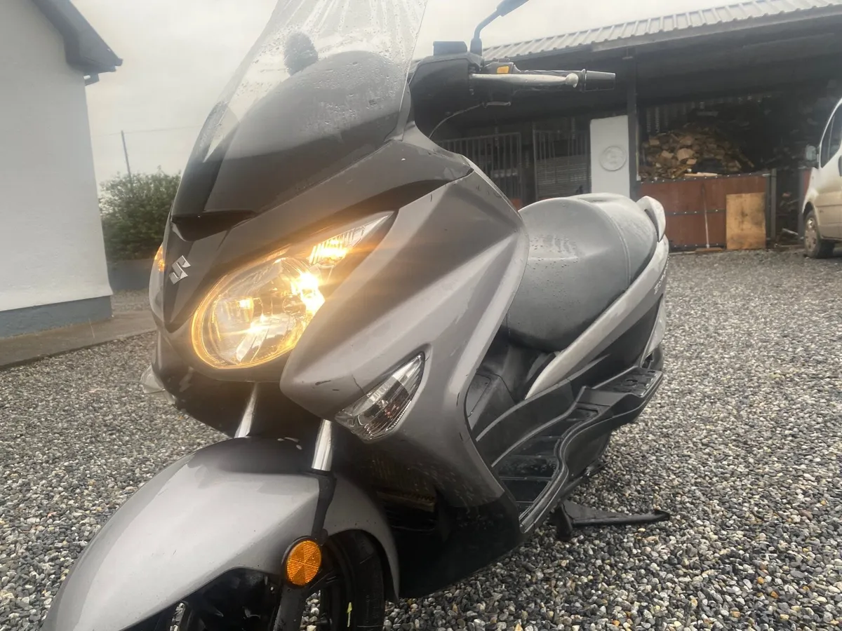 Suzuki burgman 125  2019 - Image 1
