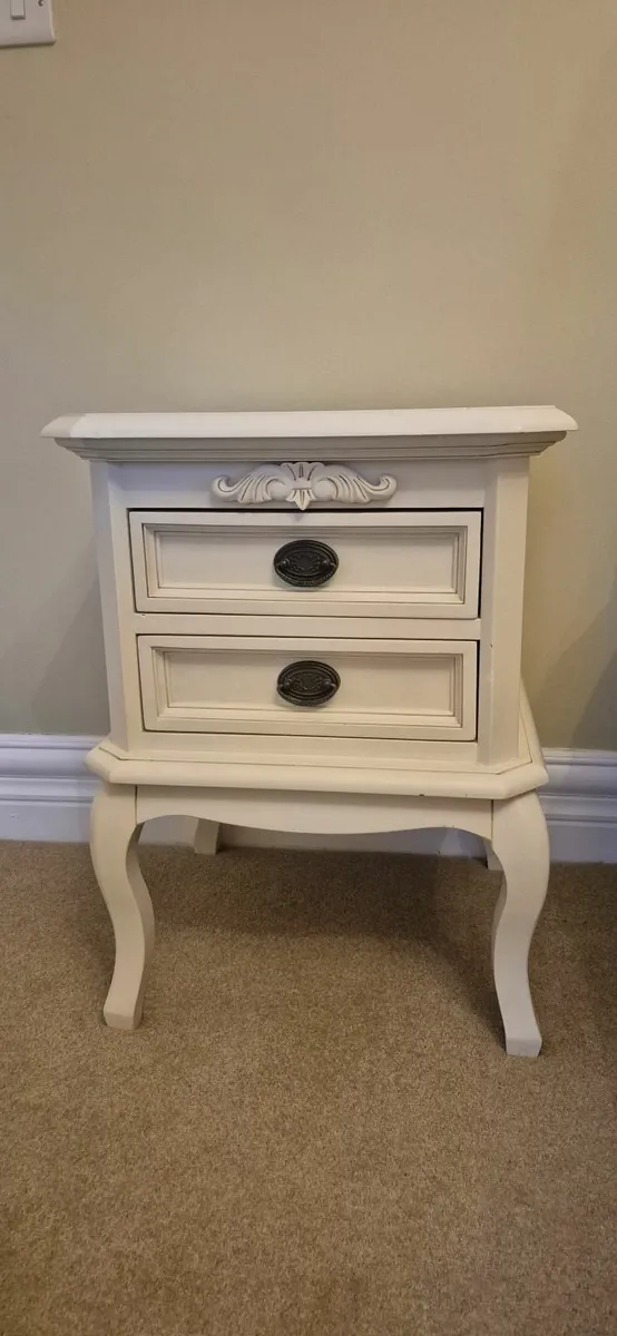 Chantilly Superking bedframe - Image 4