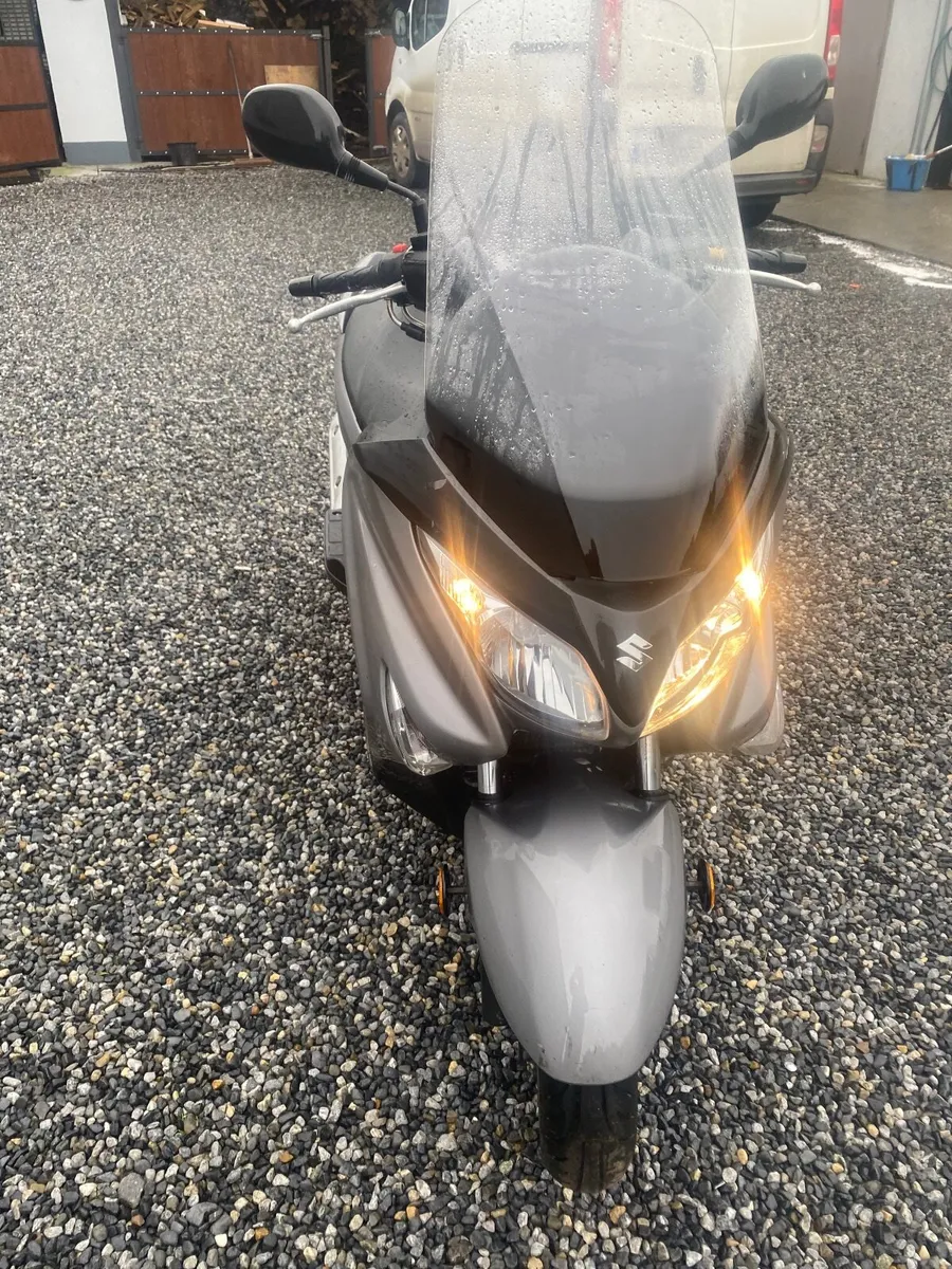 Suzuki burgman 125  2019 - Image 4