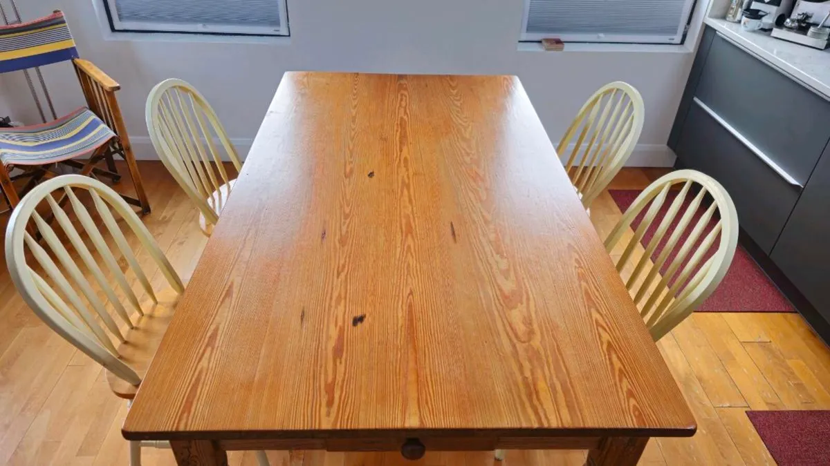 Kitchen table and 4 chairs - Image 2