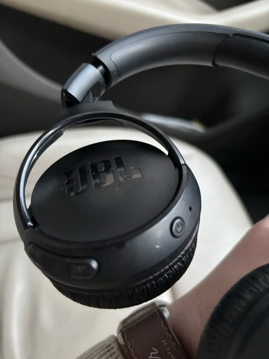 Headphones - Image 3