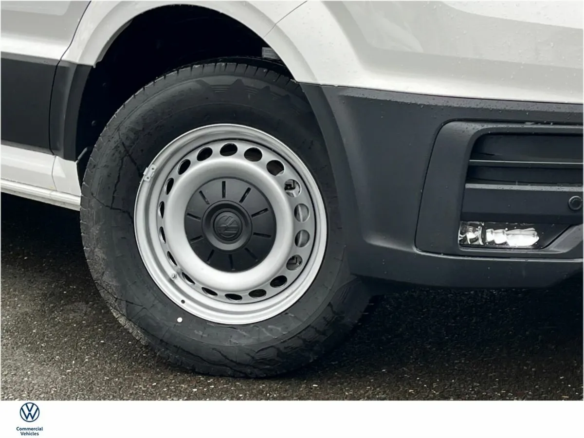 Volkswagen Crafter 4 MOTION AUTOMATIC 35 MWB 177BH - Image 2