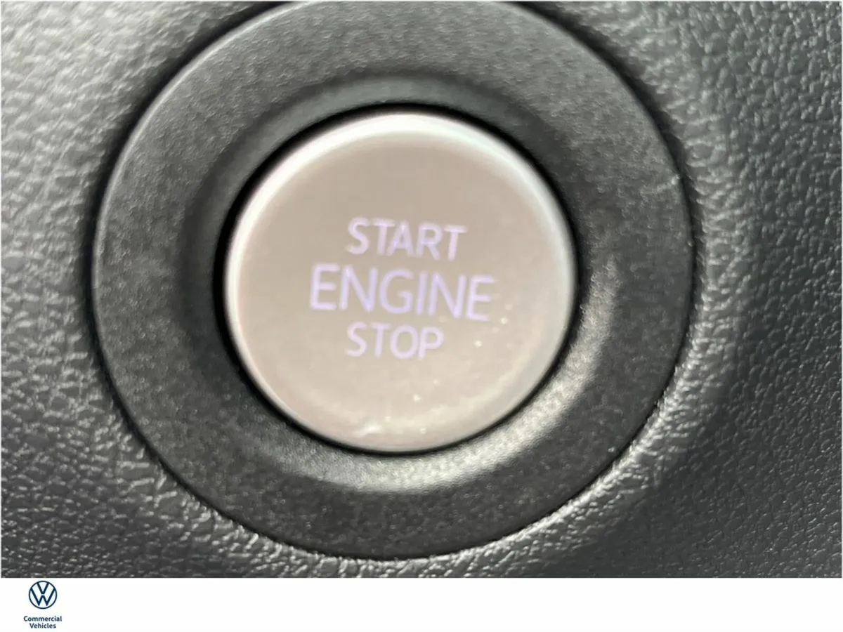 Volkswagen Crafter 4 MOTION AUTOMATIC 35 MWB 177BH - Image 4