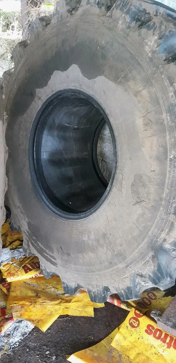 Tyres 28.1 R 26 - Image 2