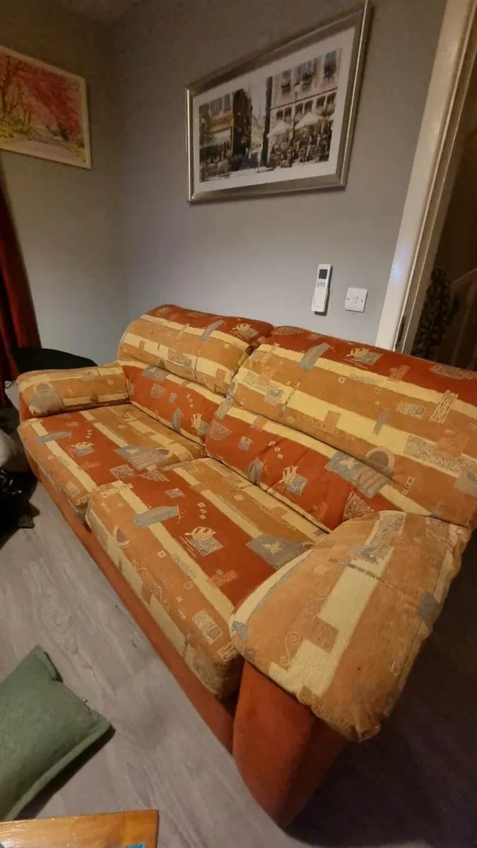 **Couch Free To Take Away** - Image 1