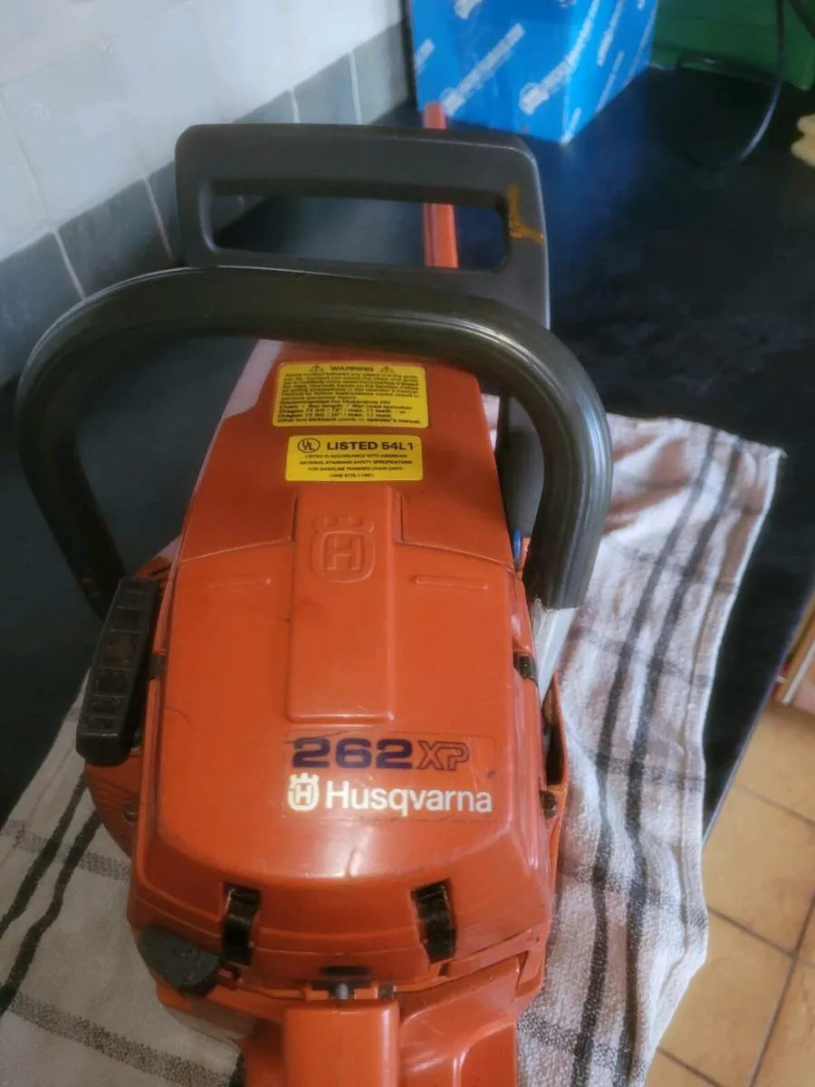 Husqvarna 262XP Chainsaw - Image 2