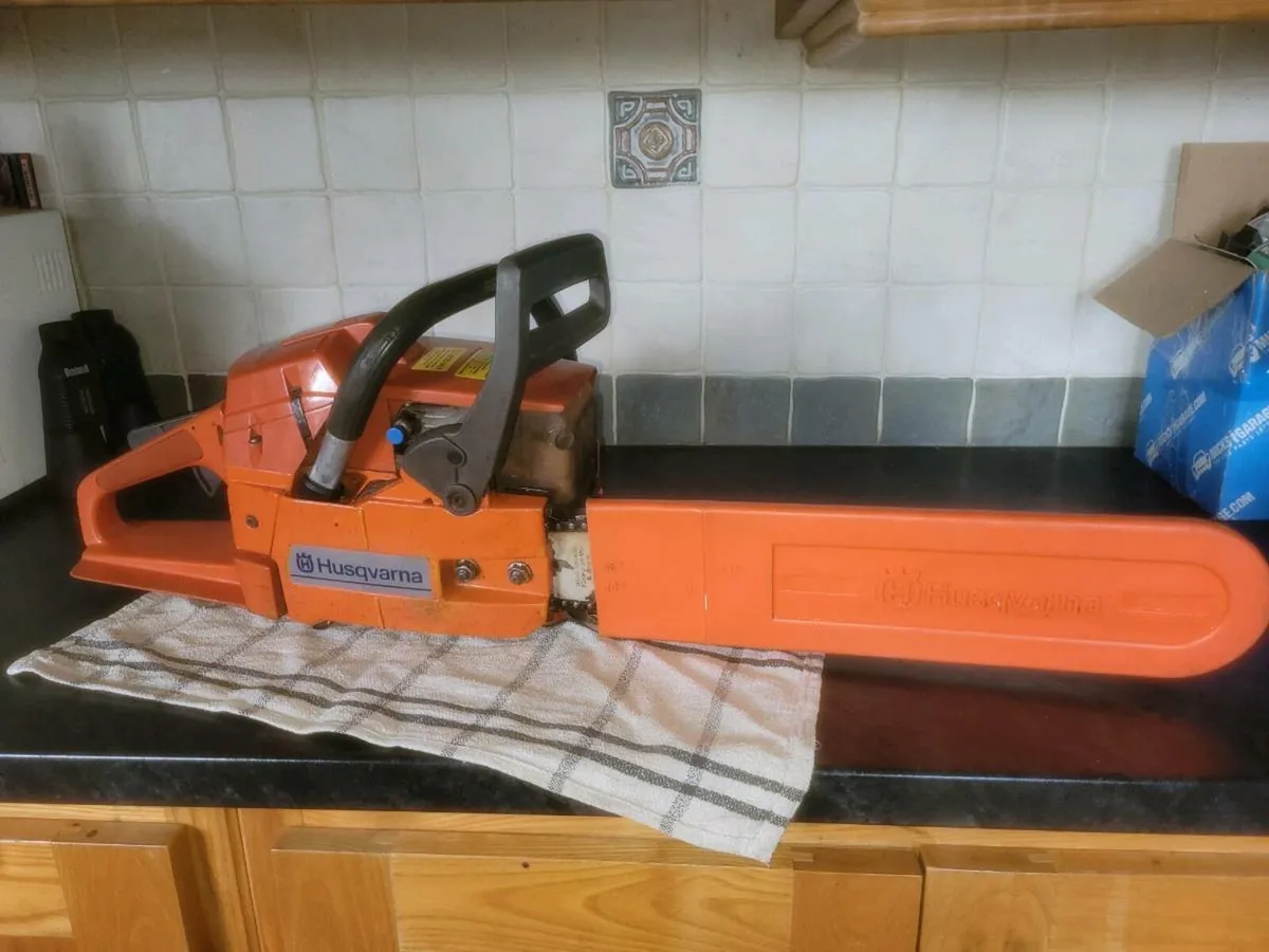 Husqvarna 262XP Chainsaw - Image 1