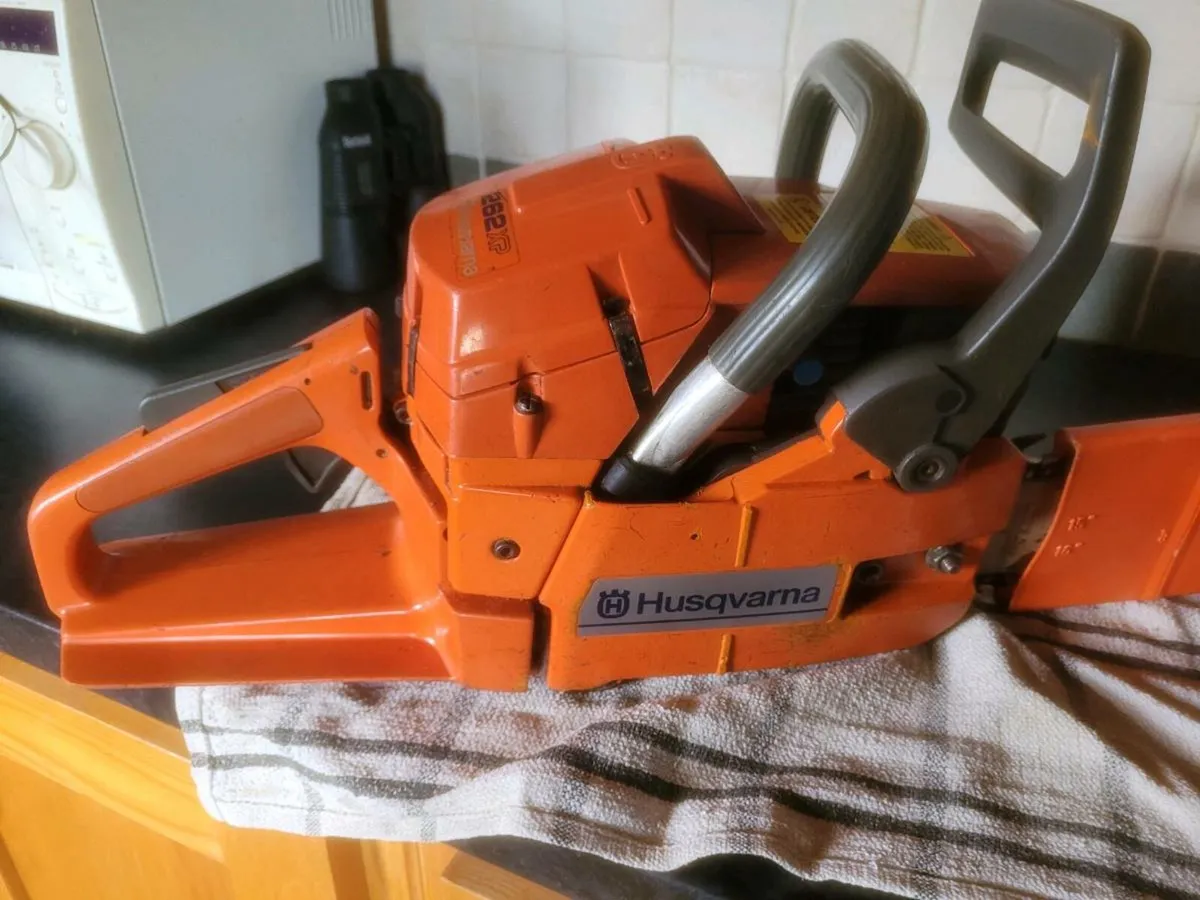 Husqvarna 262XP Chainsaw - Image 3