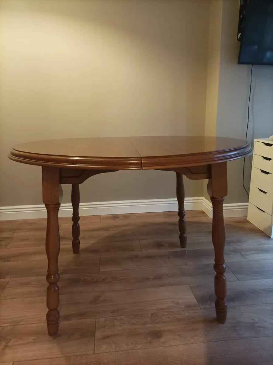 Dining Table and 6 chairs - Image 2