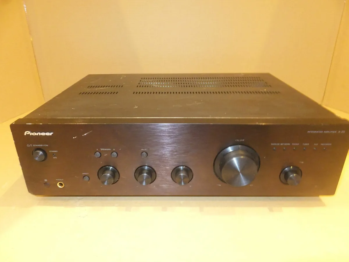 pioneer amplifier - Image 1