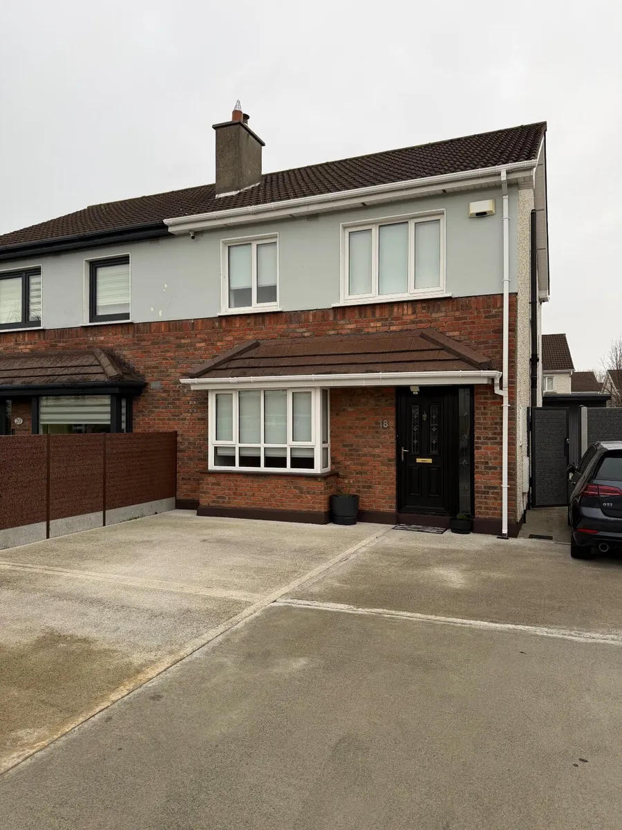 3 bedroom semi-detached house for sale in Dublin - Image 1