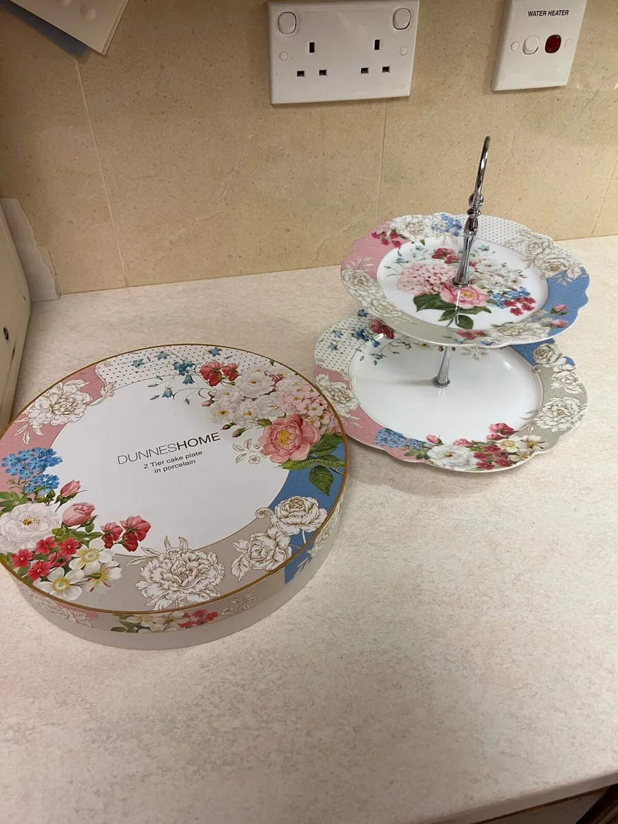 2 Tier Cake Stand - Image 1