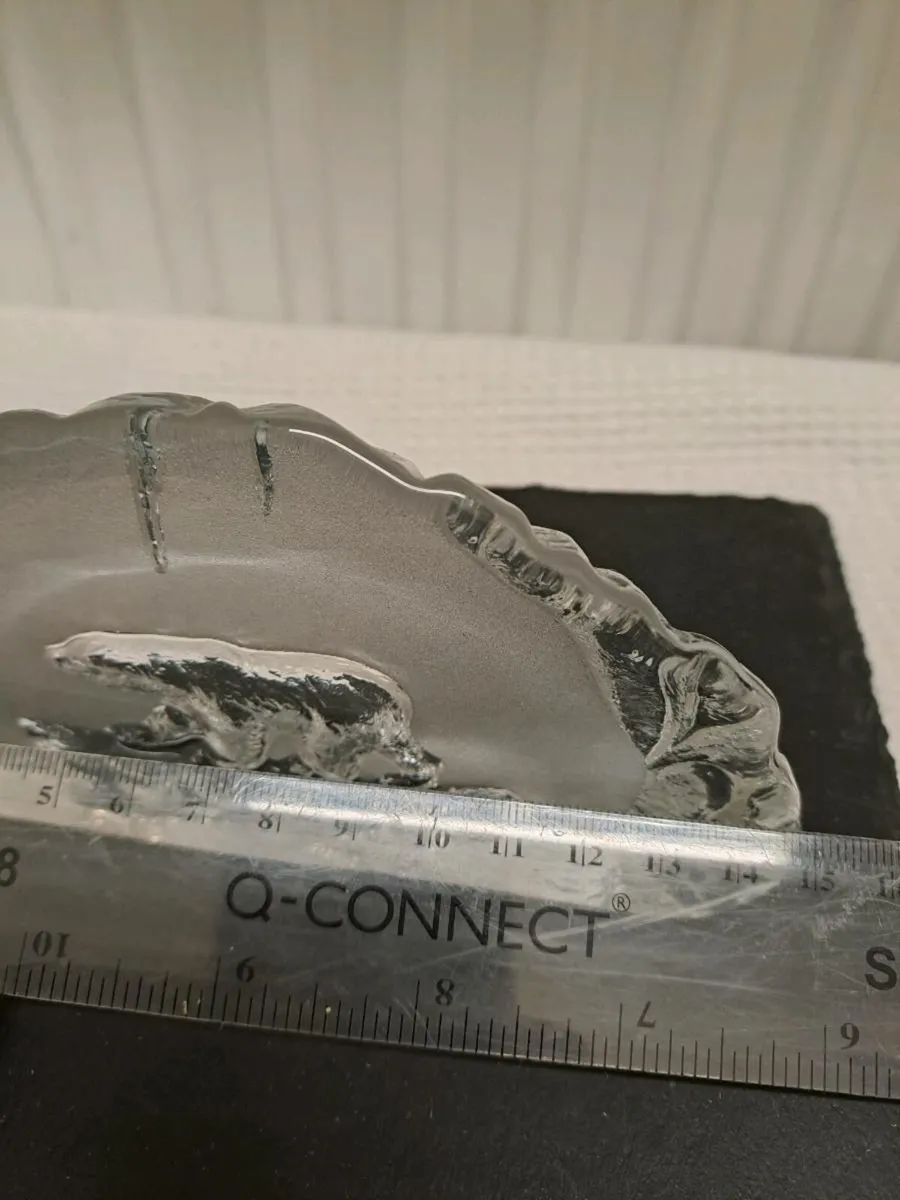 Swedish Art Glass Polar Bear Plaque – Mats Jonasso - Image 4