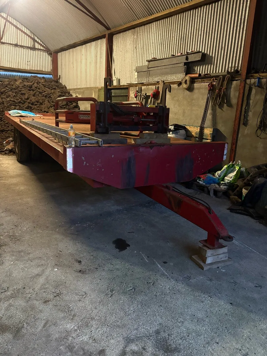 22ft bale trailer, pit walls - Image 1