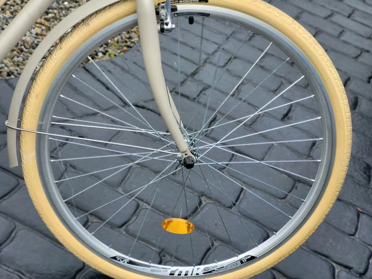 LADIES BIKE AS NEW LITTLE USED MAYBE 3 TIMES - Image 3