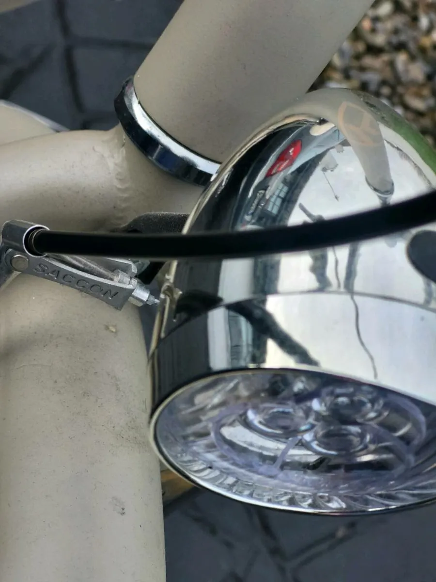 LADIES BIKE AS NEW LITTLE USED MAYBE 3 TIMES - Image 4