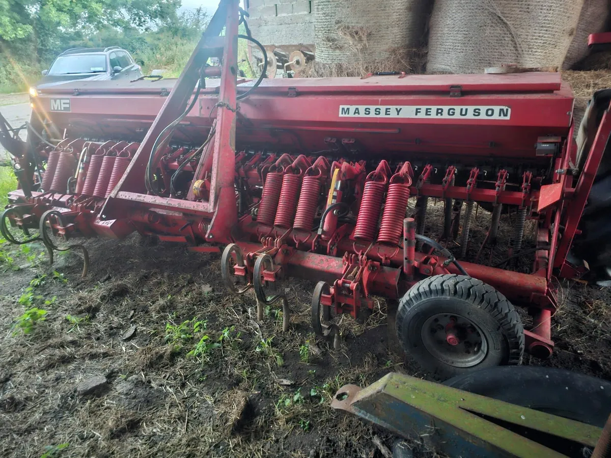 Massey corn drill/ Harrow - Image 3