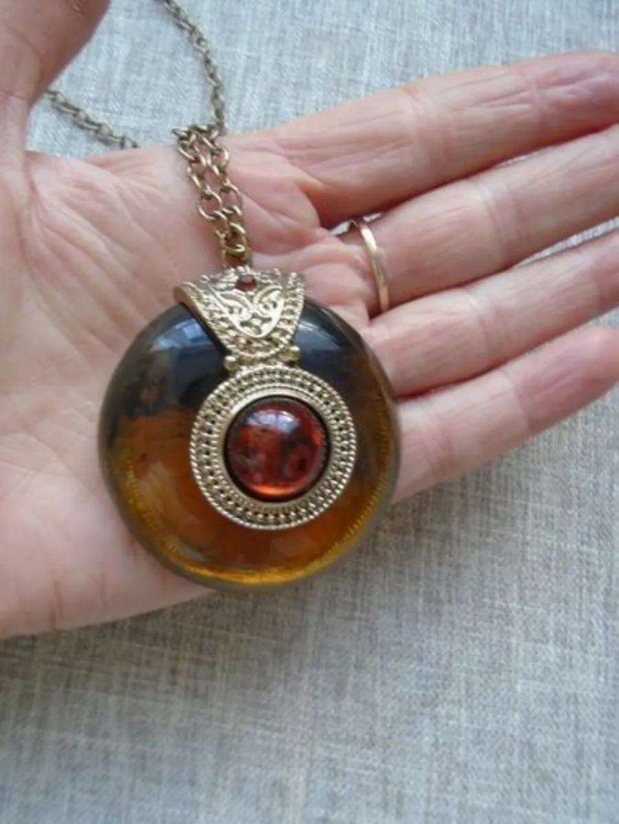 Necklace,Jewellery, Costume jewellery - Image 3