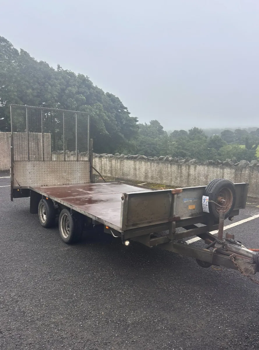 14ft bevertail trailer - Image 1