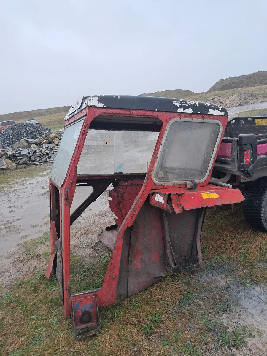 Tractor cab - Image 3