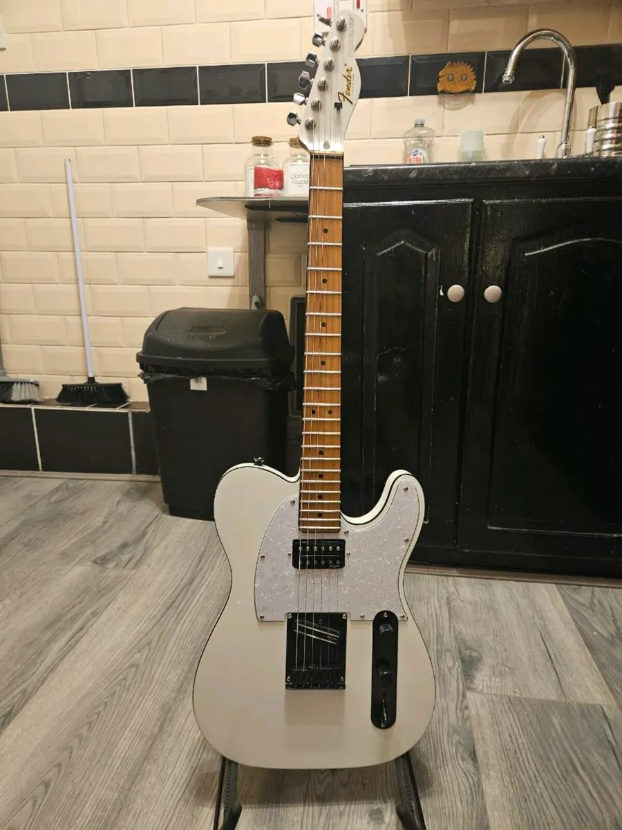 Squier contemporary telecaster - Image 1
