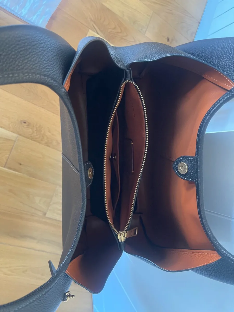 Coach handbag - Image 2