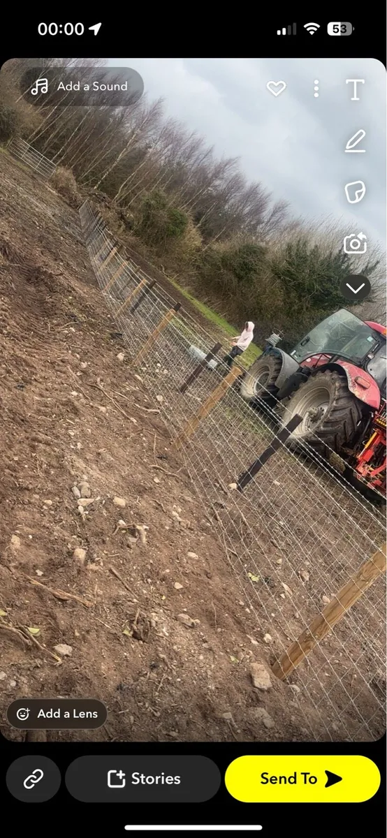 ****FENCING CONTRACTOR**** - Image 3