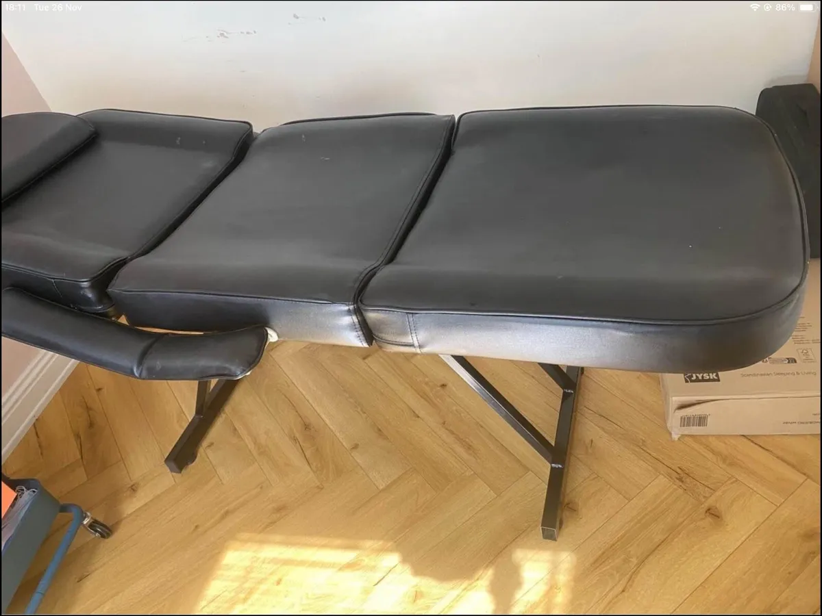 Beauty couch - Image 1